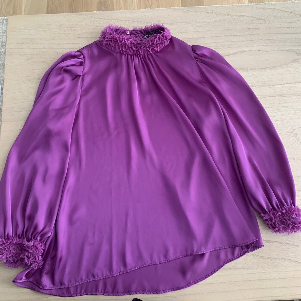 Stunning Deep Purple Zara Dress Shirt – Barely Worn, Silk-Like Finish